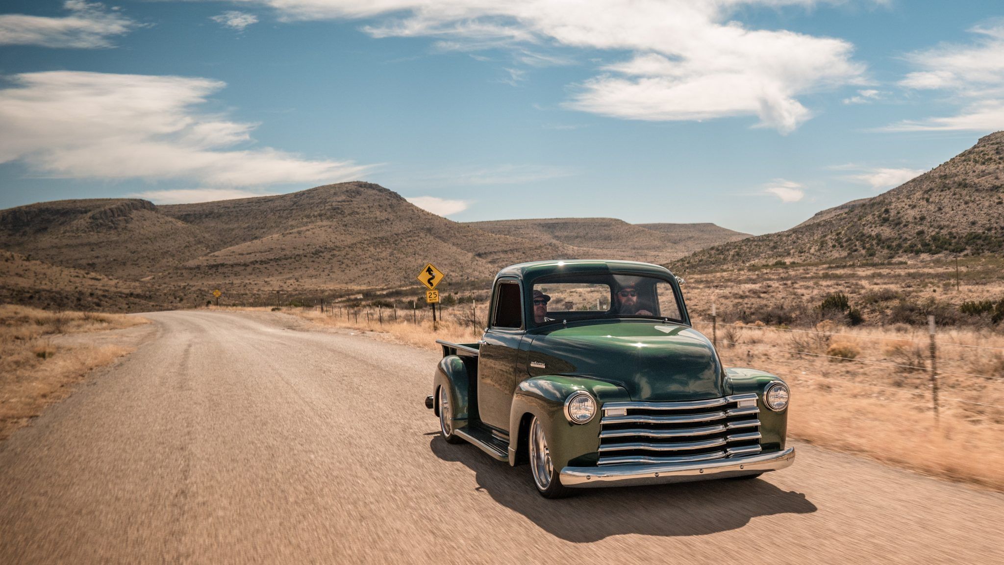 2048x1152 Roadside: Hijacked!