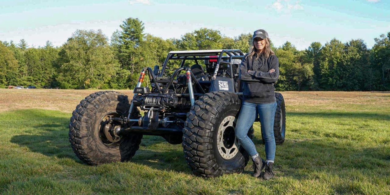 1280x640 She Crawls