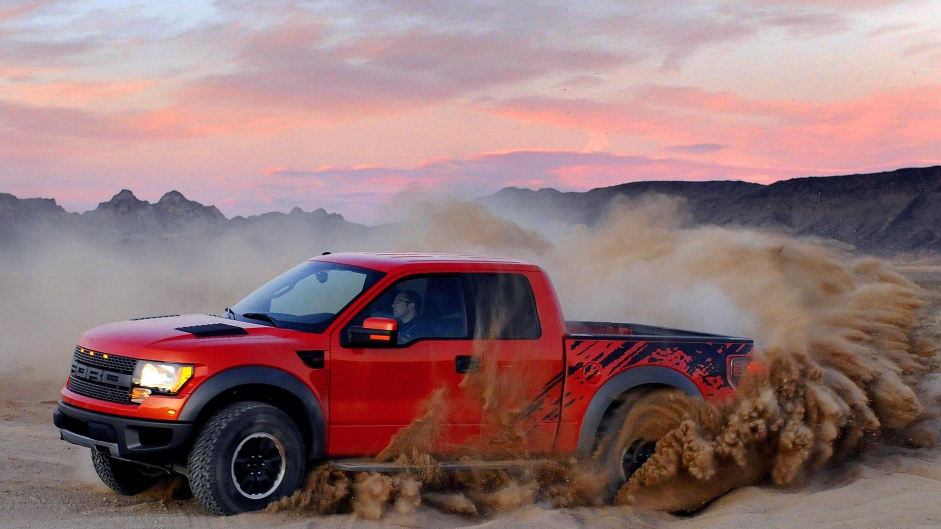 1920x1080 Mud Trucks Wallpaper