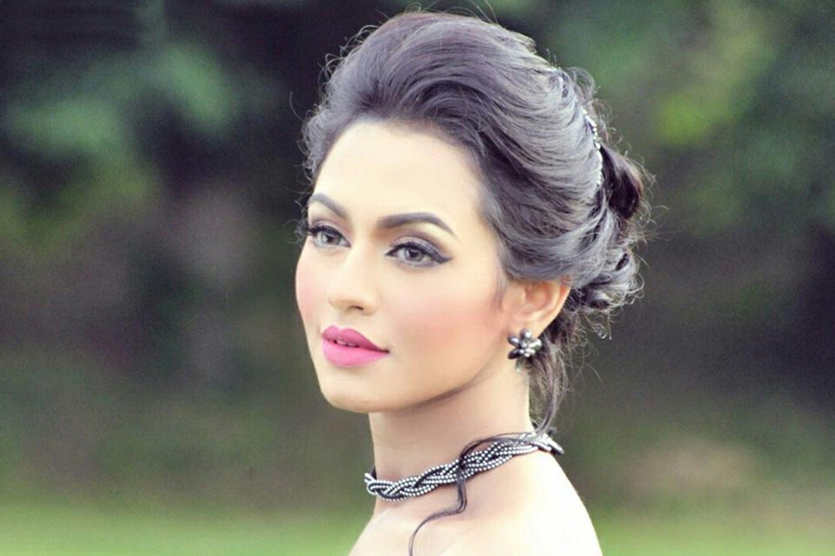 1650x1100 Nusraat Faria Mazhar 2016 03187