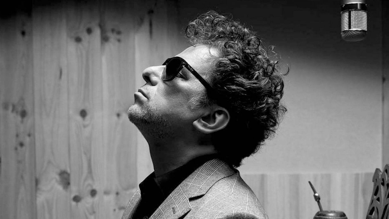 1366x768 Andrés Calamaro Wallpaper