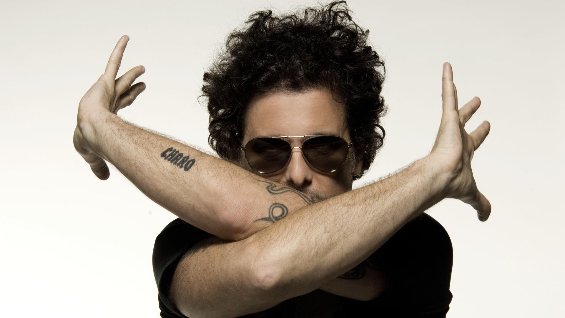 1920x1080 Andrés Calamaro Wallpaper