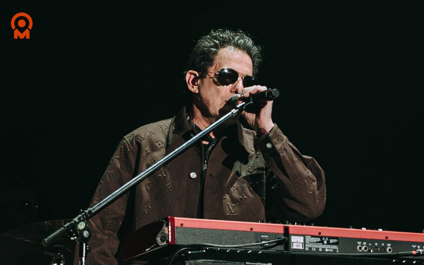1440x900 ANDRÉS CALAMARO: UNA CATARATA DE HITS