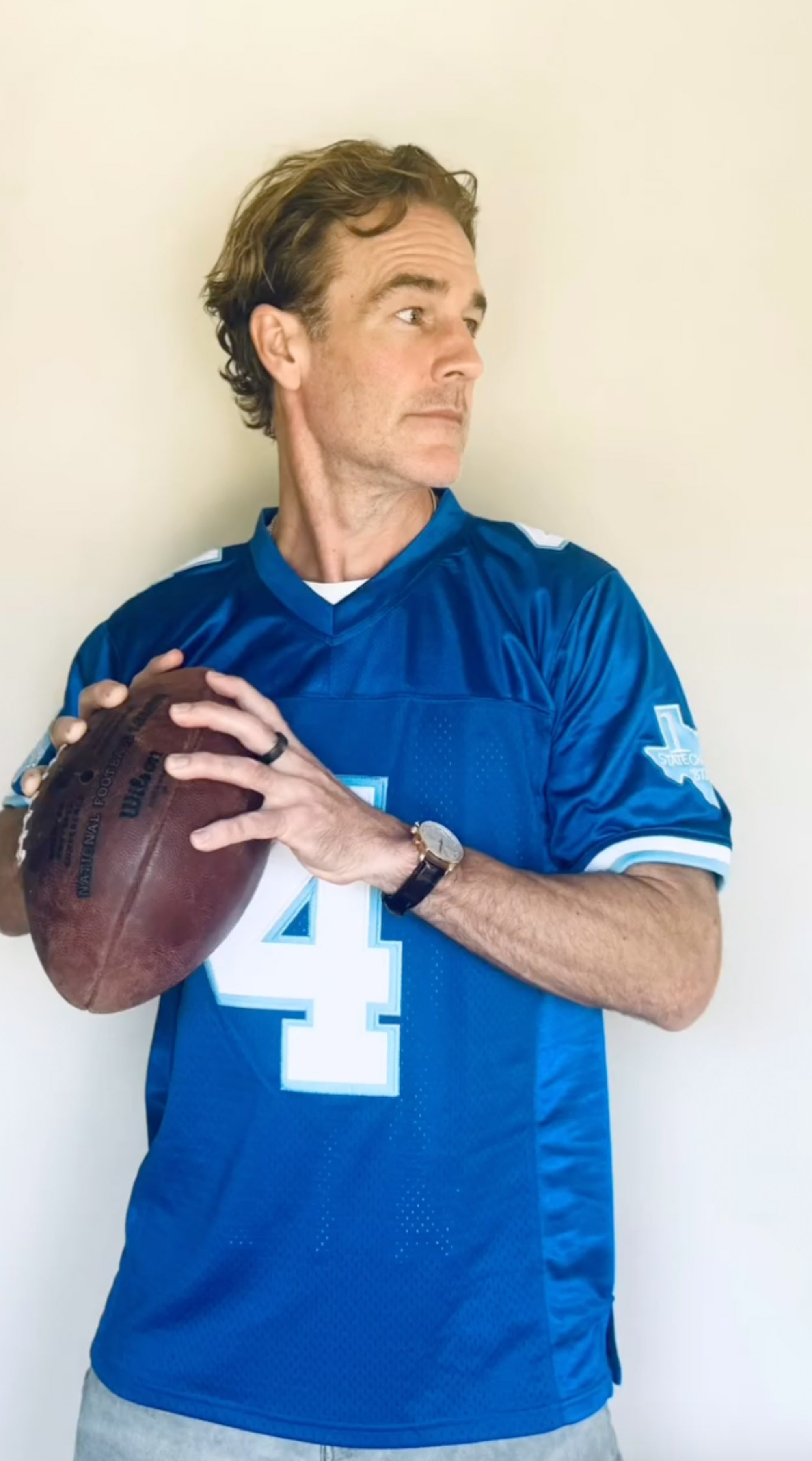 2000x3596 James Van Der Beek selling 'Varsity Blues' merch to help pay for cancer treatment