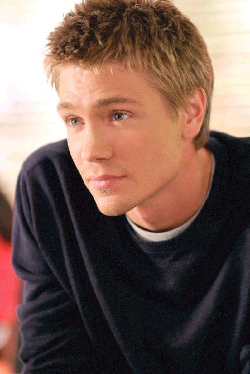 802x1200 Chad Michael Murray Wallpaper