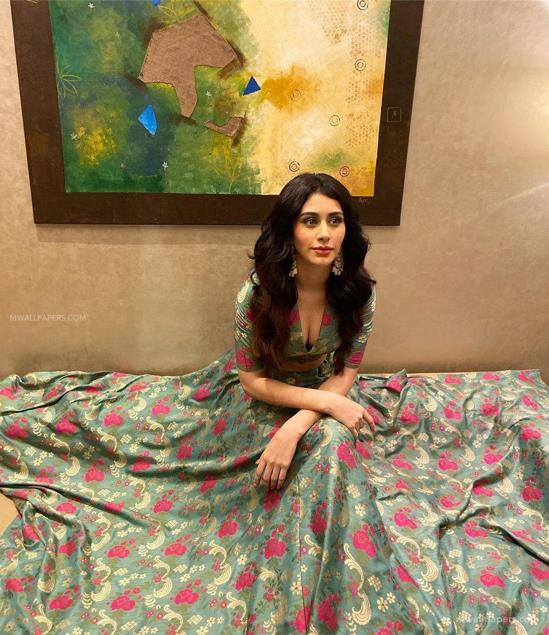 1080x1248 Warina Hussain HD Wallpaper Desktop Background / Android