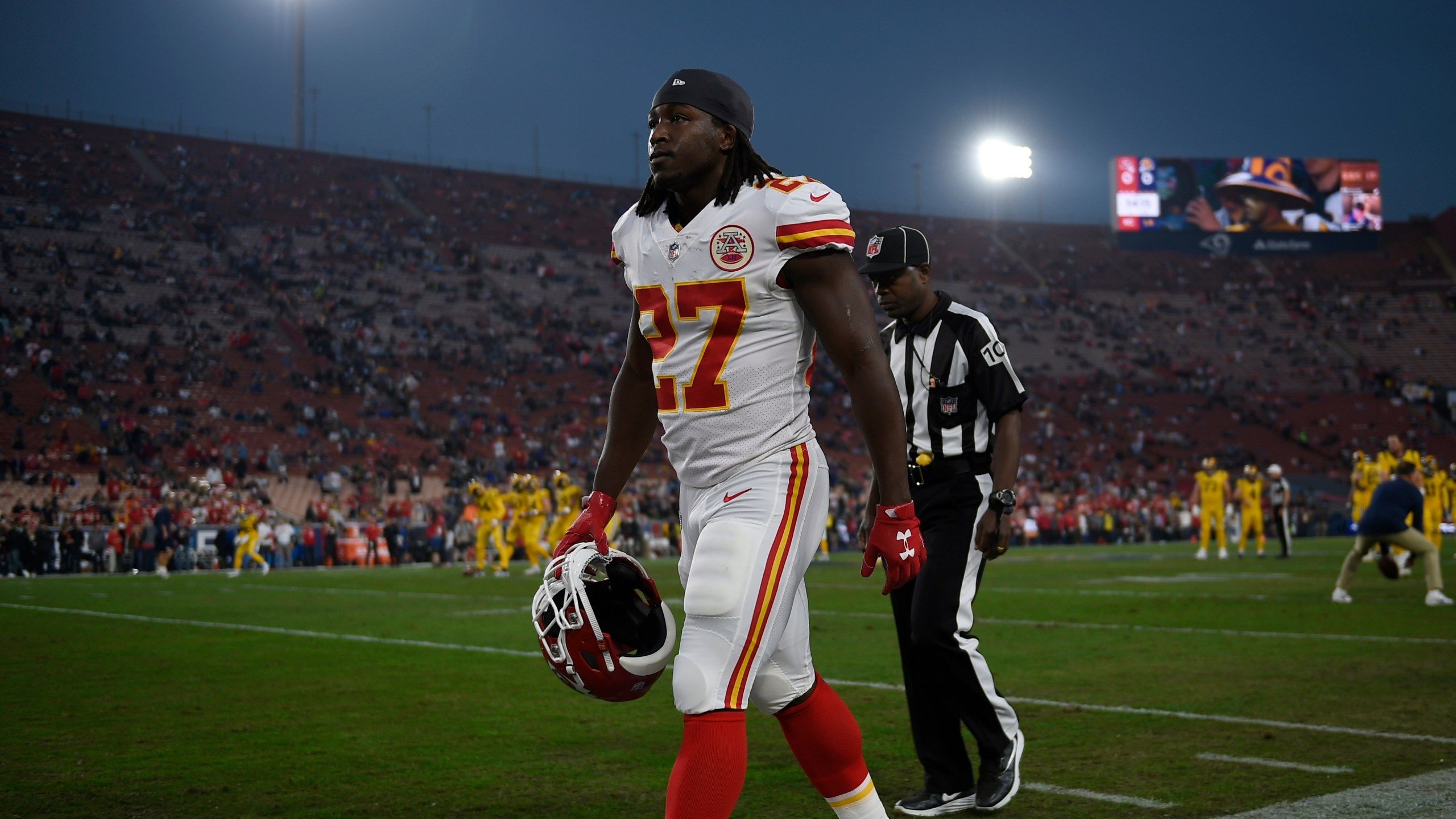 2560x1440 Chiefs sign RB Kareem Hunt to their practice squad