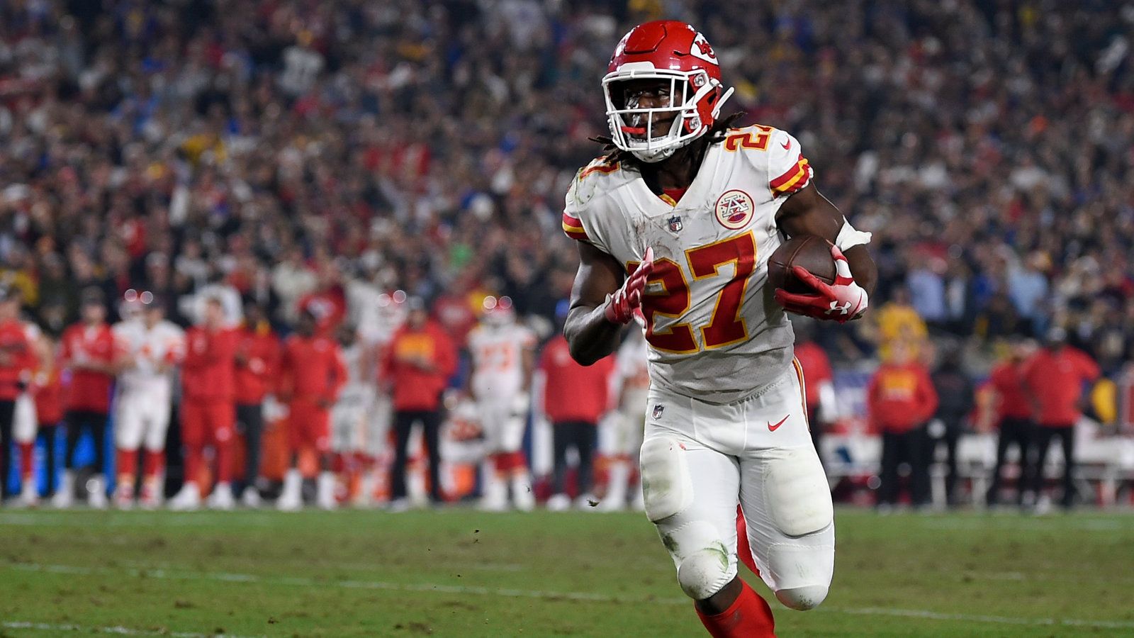 1600x900 Kareem Hunt Is Cut by the Chiefs After a Video Showed Him Attacking a Woman