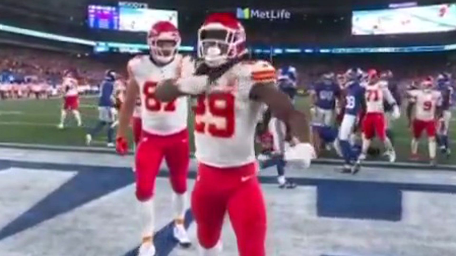 1920x1080 Kareem Hunt facing NFL punishment for 'obscene' celebration gesture after Chiefs touchdown against Giants