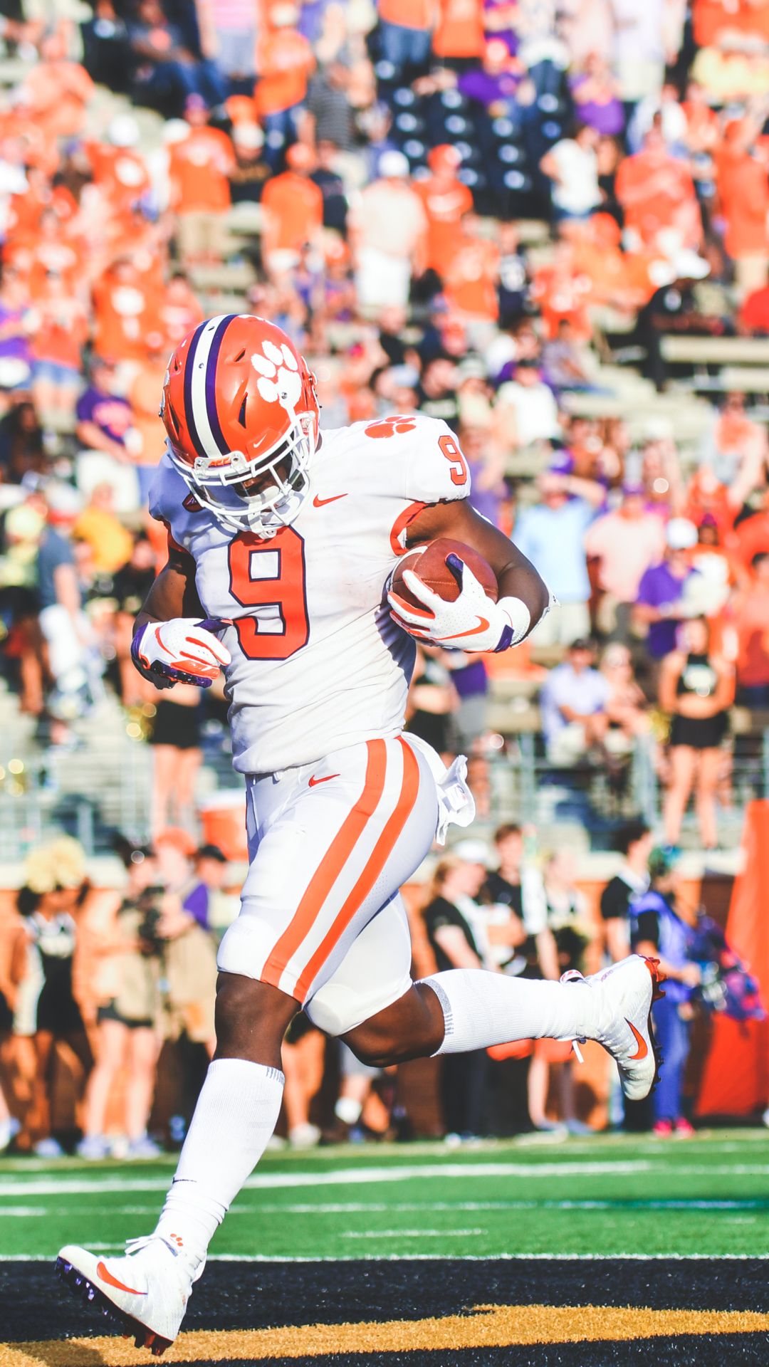 1080x1920 Travis Etienne