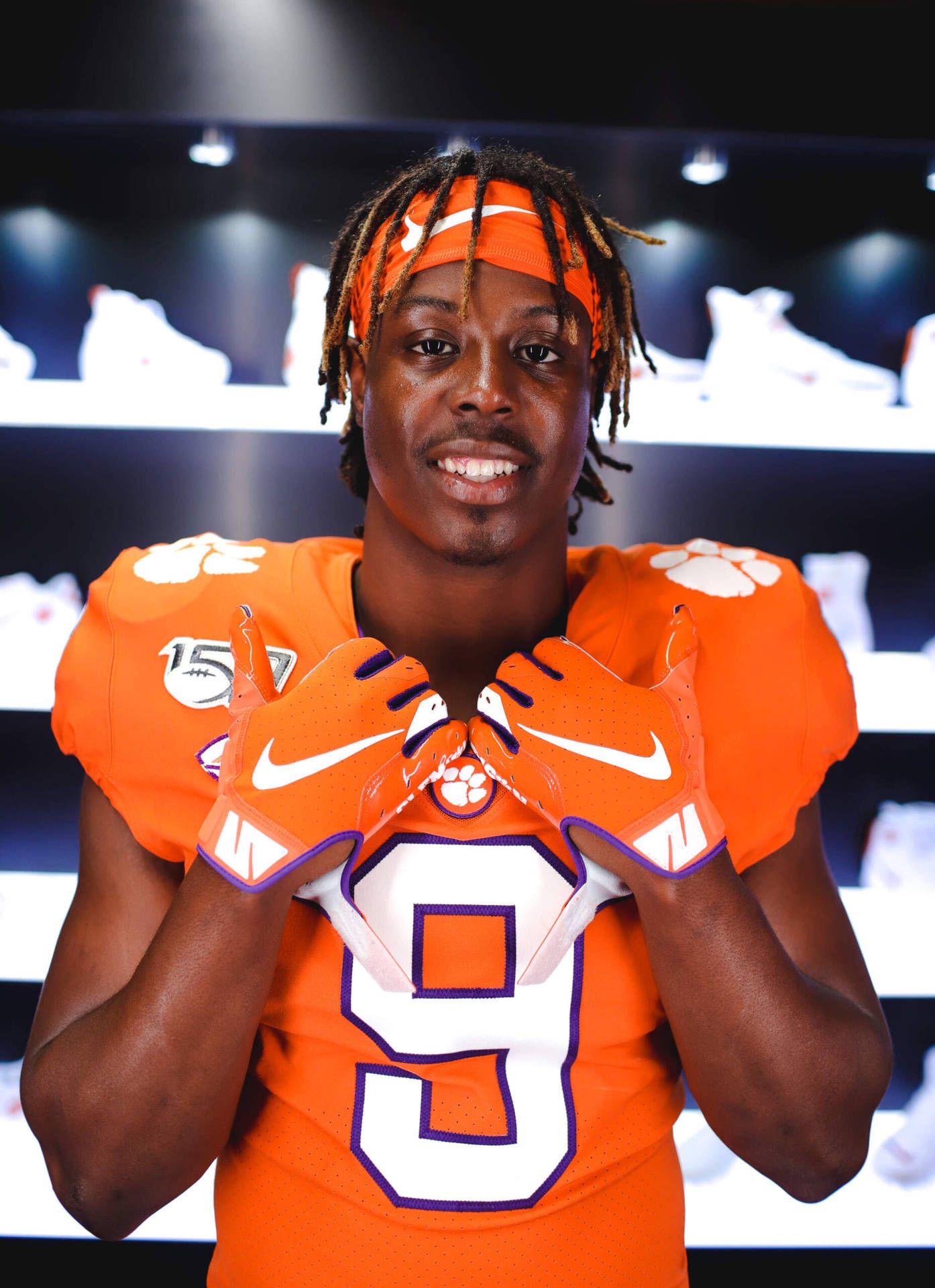 1394x1920 Download Number 9 Travis Etienne Wallpaper