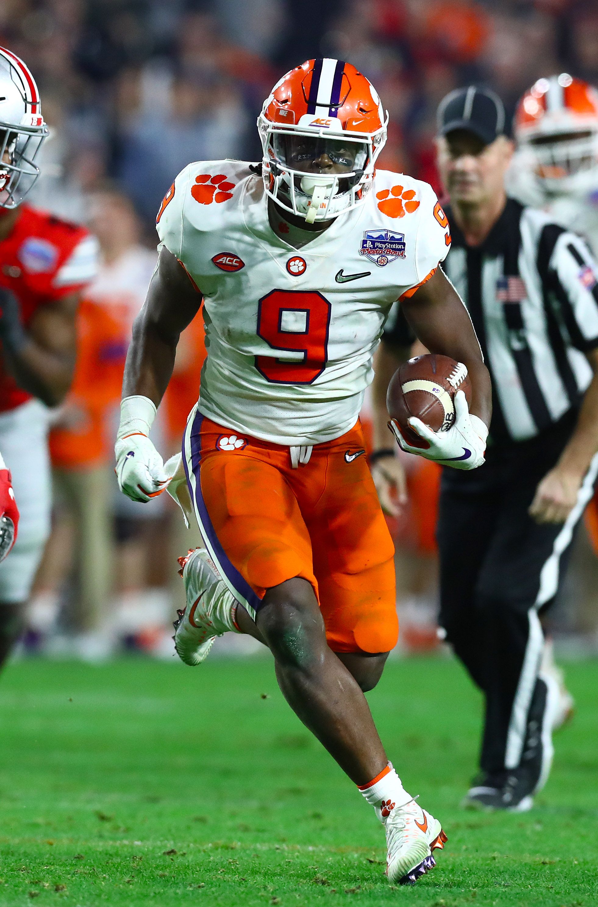 1962x2977 Jaguars Select Clemson RB Travis Etienne