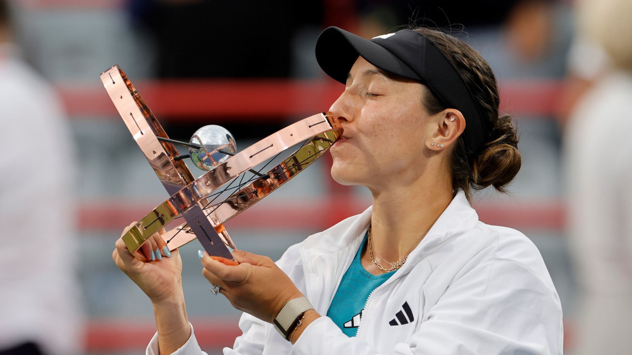 2048x1152 Pegula Finally Gets Her Hands on Montreal Trophy. National Bank Open
