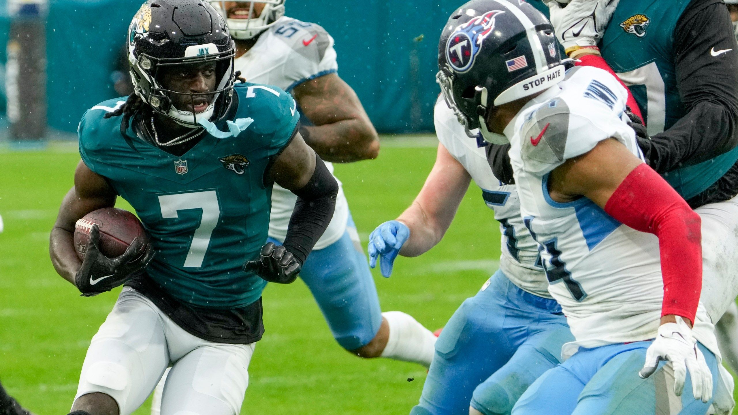 2560x1440 Rookie Brian Thomas Jr. Scores Again As Jaguars Beat Titans 20 13 For Rare Series Sweep