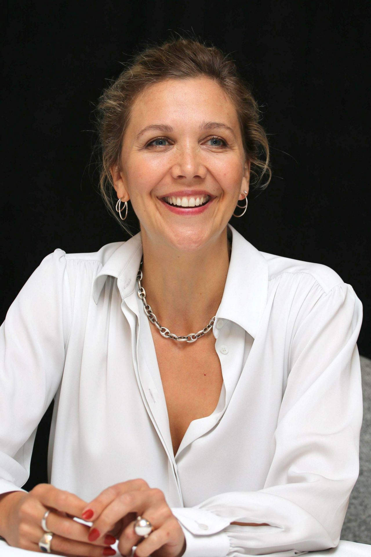 1280x1920 Maggie Gyllenhaal Wallpaper