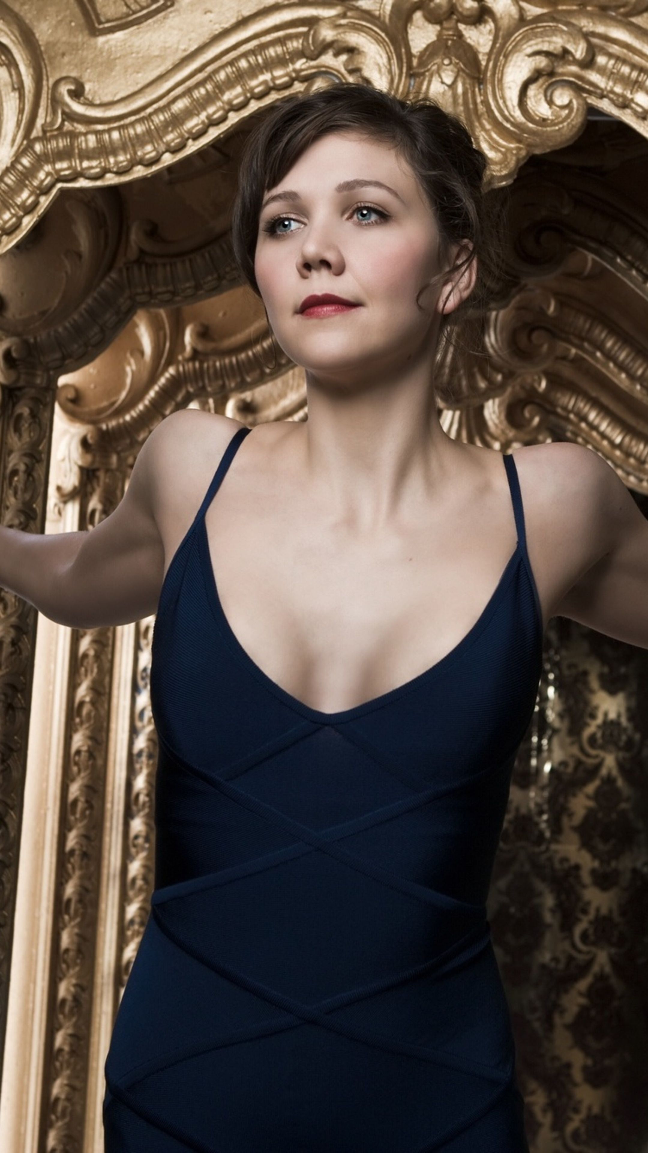2160x3840 Maggie Gyllenhaal Wallpaper