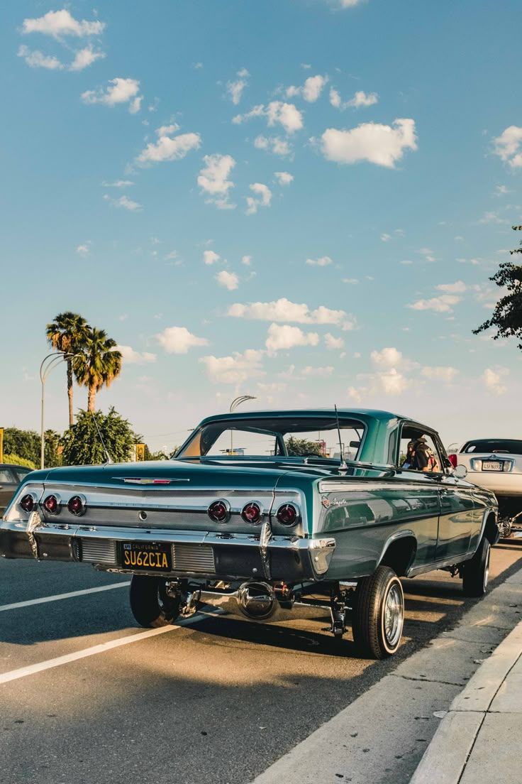 736x1104 voitures et moto. Lowrider cars, Car wallpaper, Lowriders