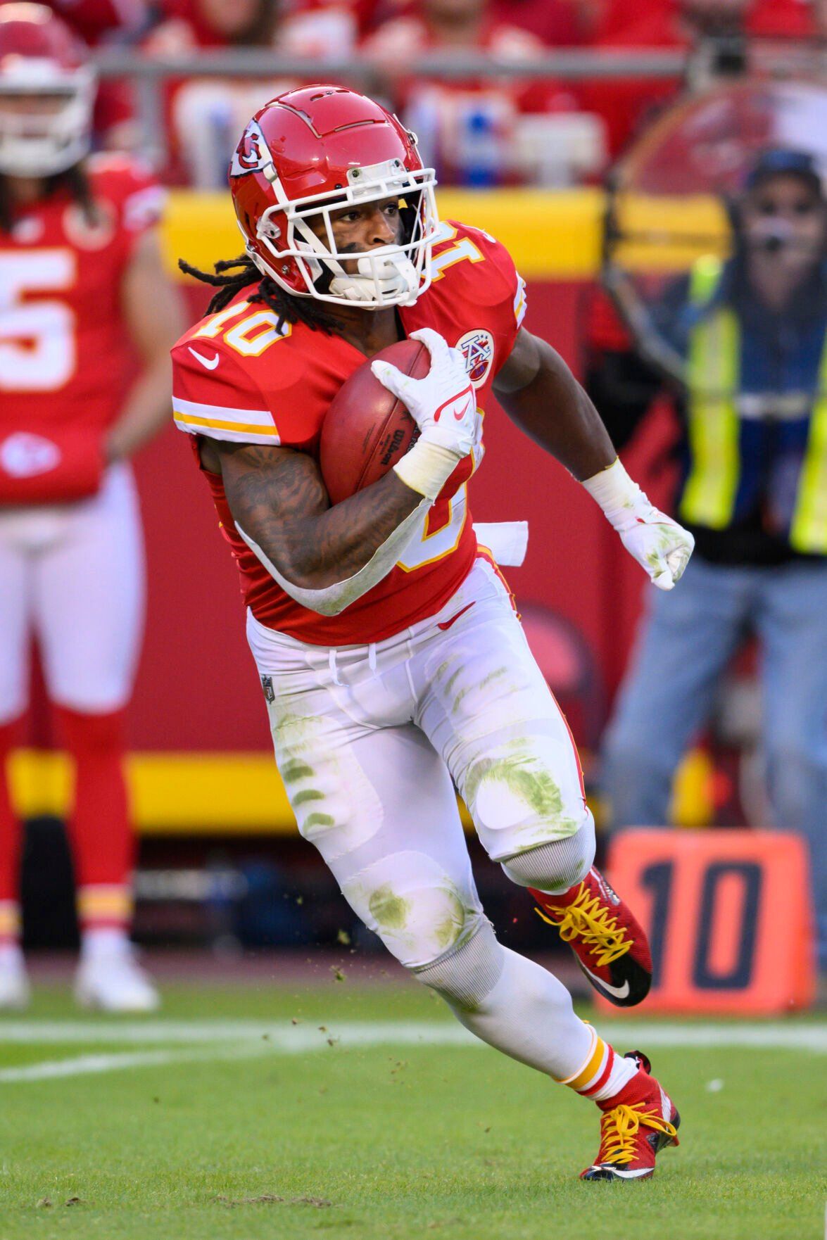 1175x1762 Isiah Pacheco Wallpaper