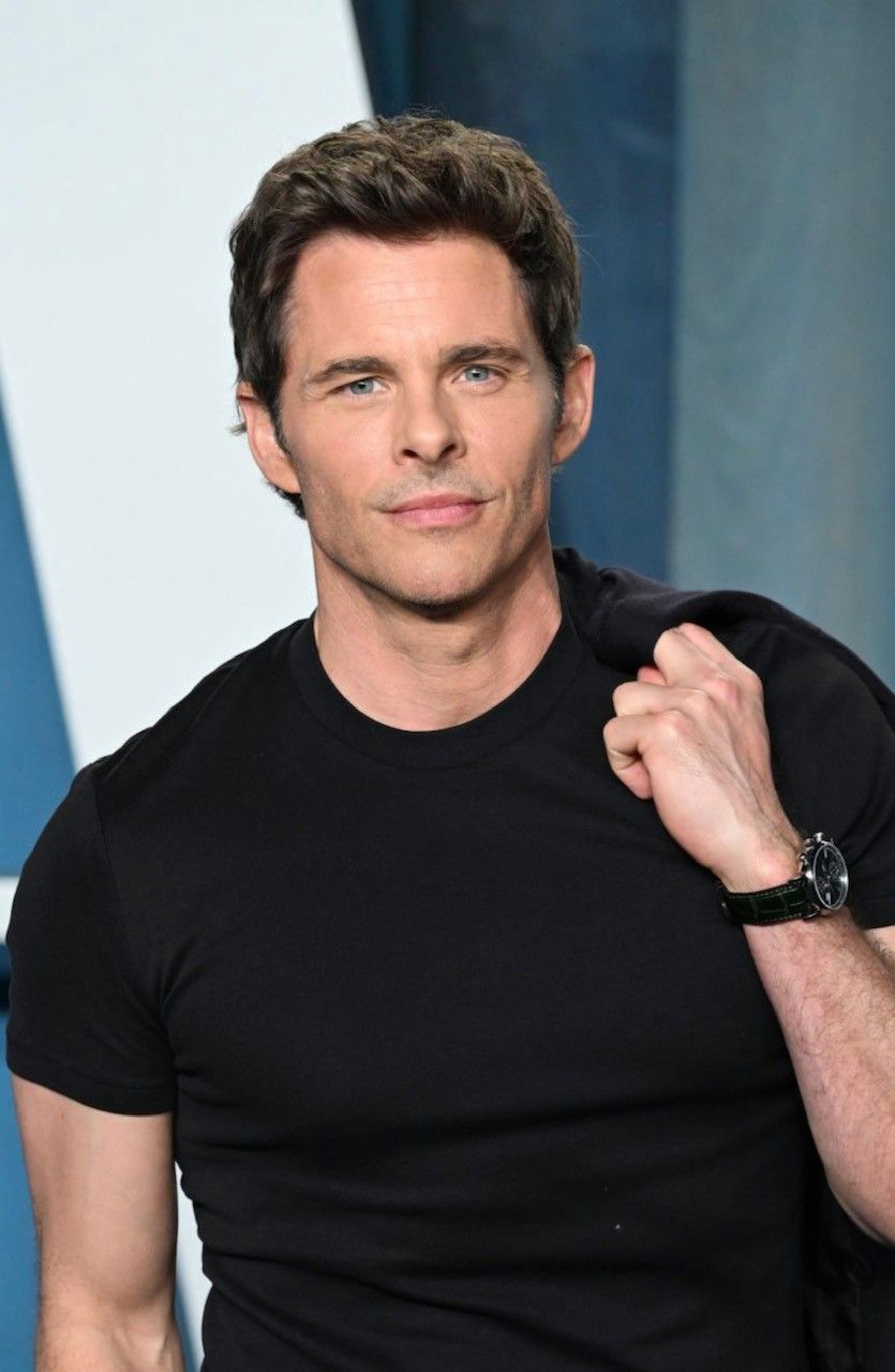 835x1280 James Marsden