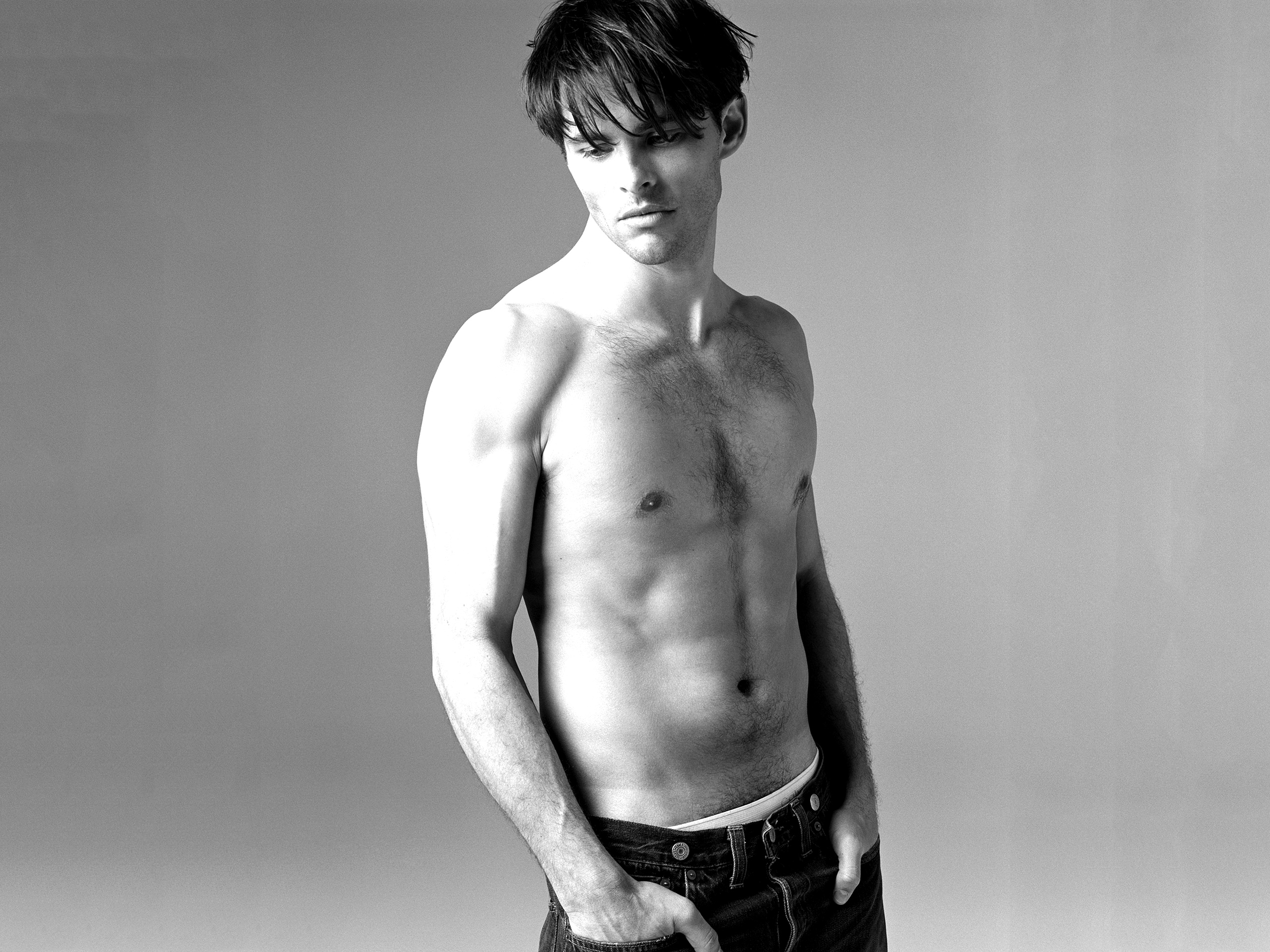 2560x1920 james marsden, black white, jeans Wallpaper, HD Man 4K Wallpaper, Image and Background
