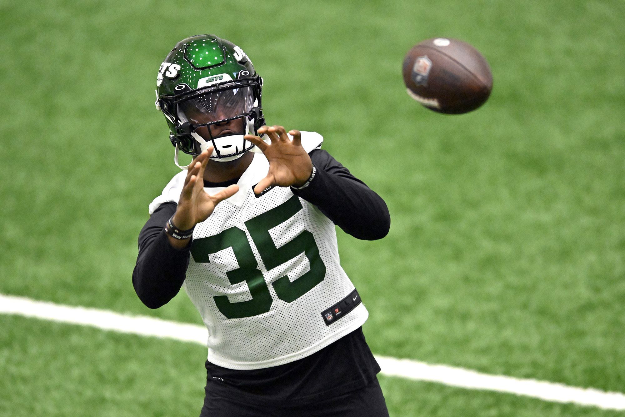 2000x1334 Breece Hall on 'Beast' nickname, Jets expectations, rookies