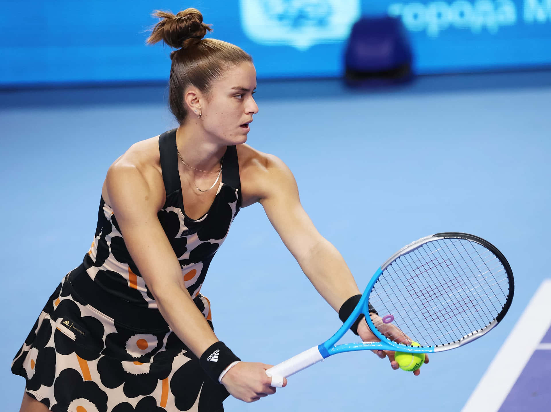 1920x1438 Download Maria Sakkari Serving Tennis Ball Wallpaper