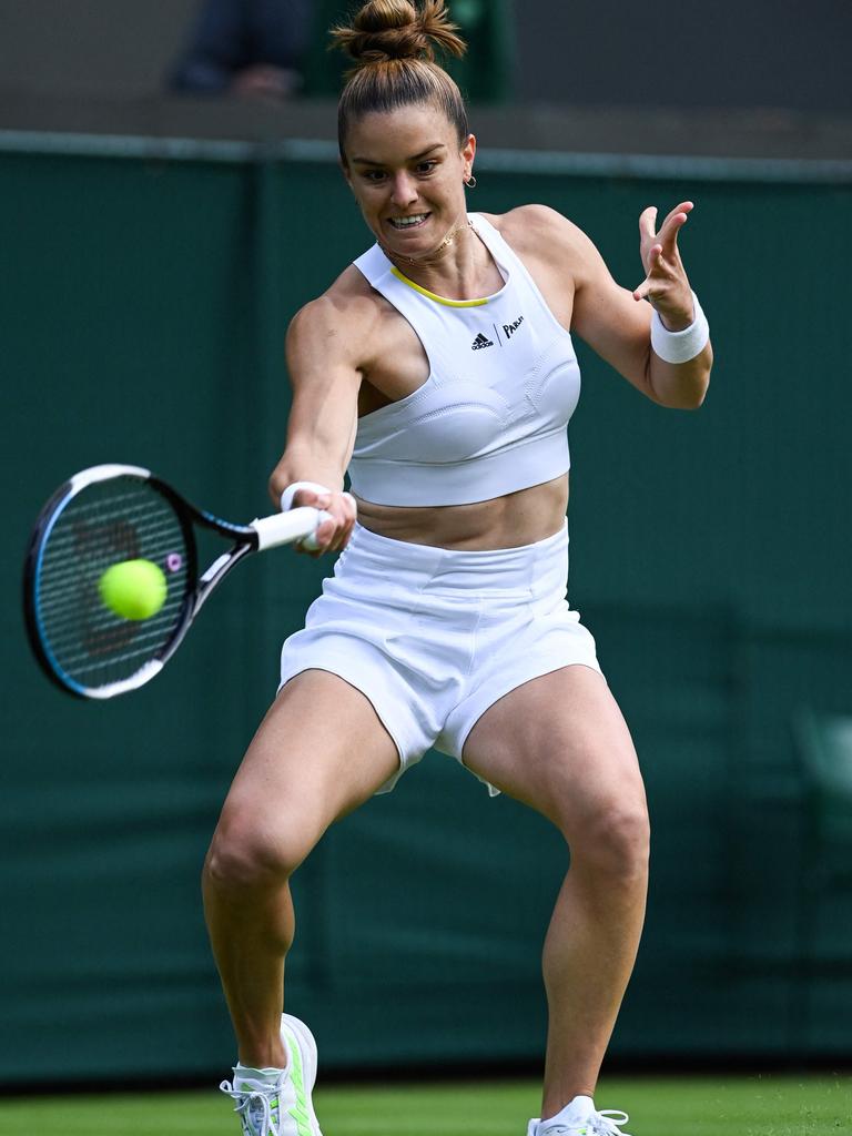 768x1024 Wimbledon 2022: Maria Sakkari outfit, crop top sends tennis wild