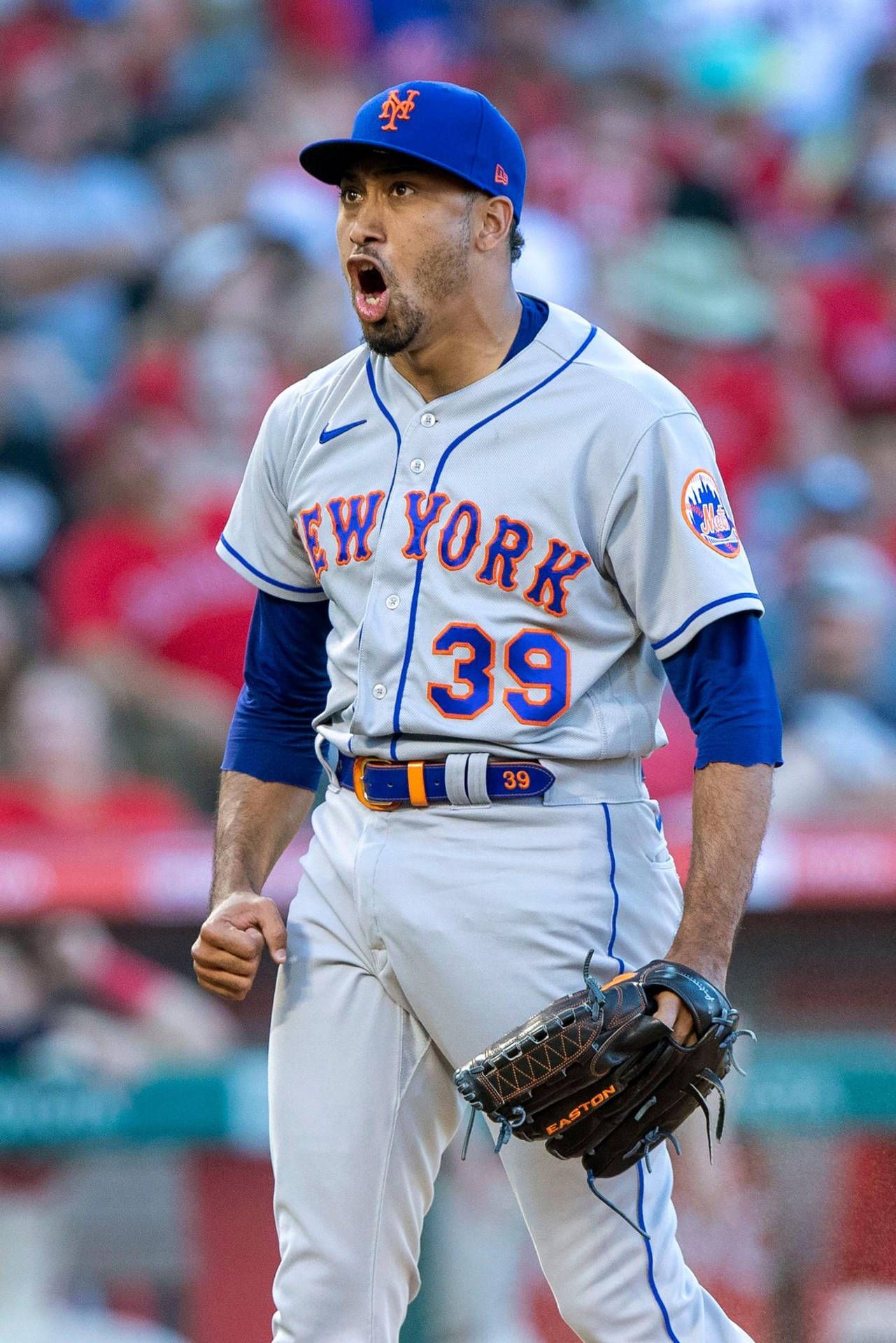 1281x1920 Download Edwin Diaz Portrait Wallpaper