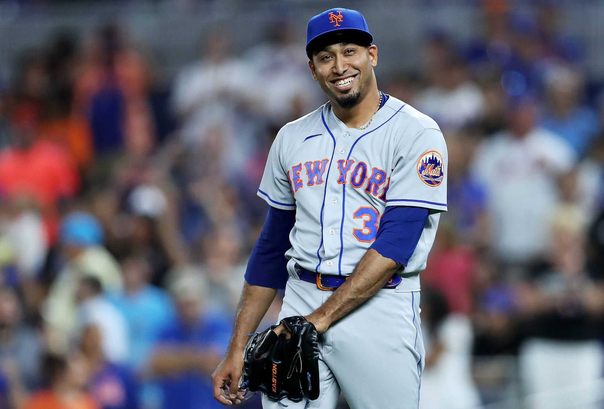 1920x1301 Download Smiling Edwin Diaz Wallpaper