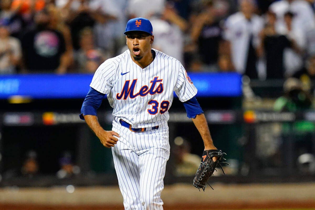 1200x800 Download Expressive Edwin Diaz On Field Wallpaper