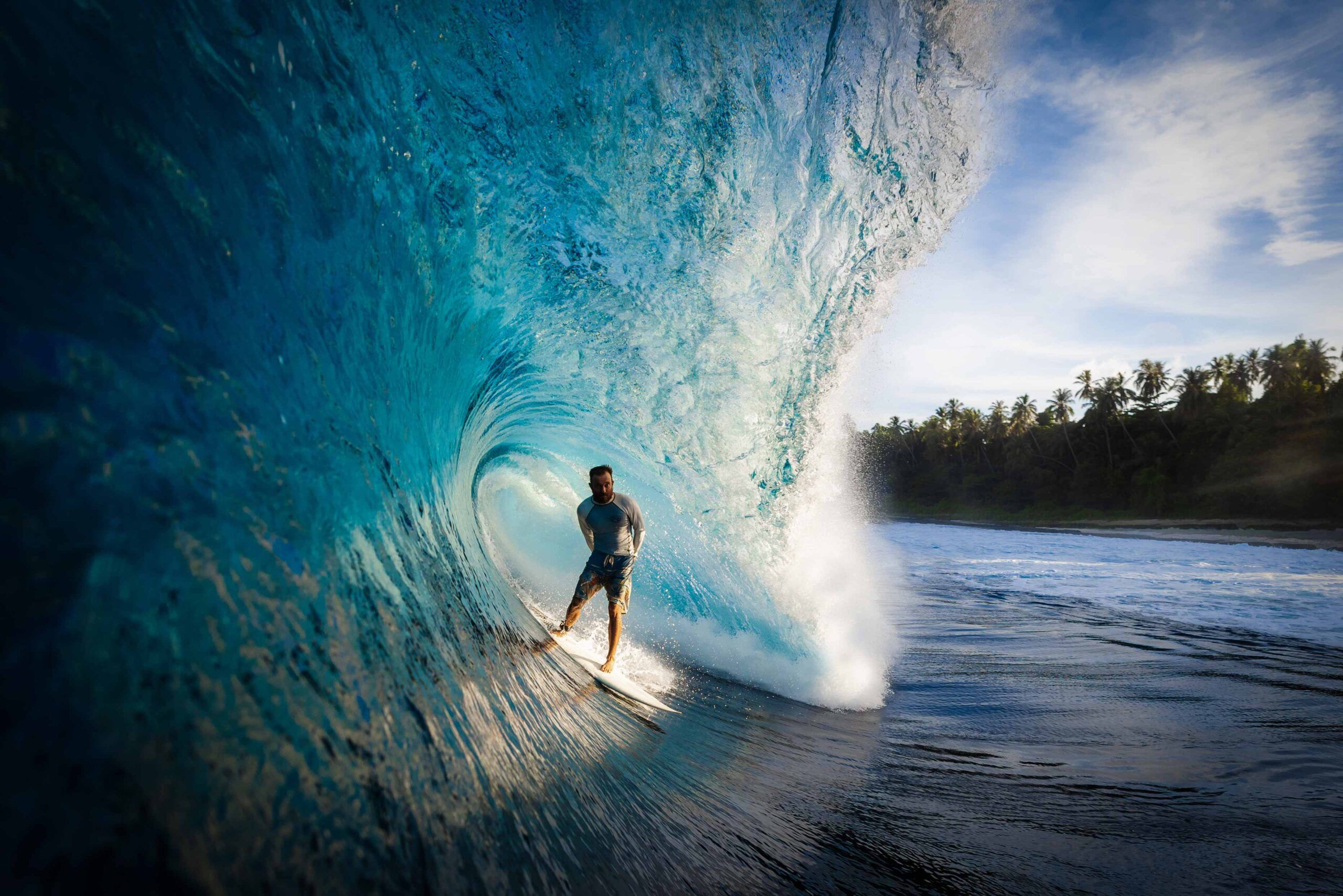 2560x1708 The most barrelled surfer and photographer duo you never knew about