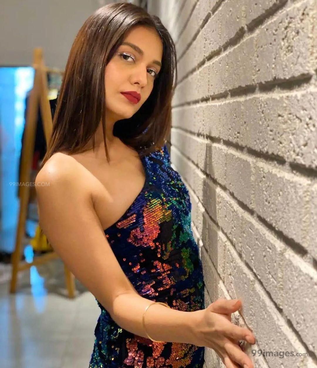 1080x1256 Divya Agarwal Wallpaper