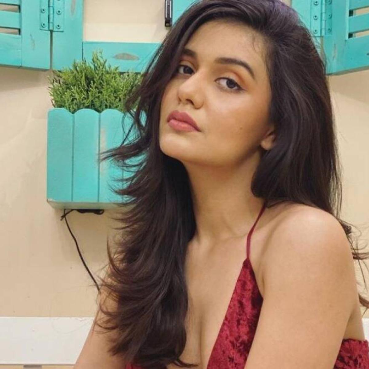 1200x1200 Divya Agarwal slams trolls, says 'If I was a gold digger, I would have found a rich.'