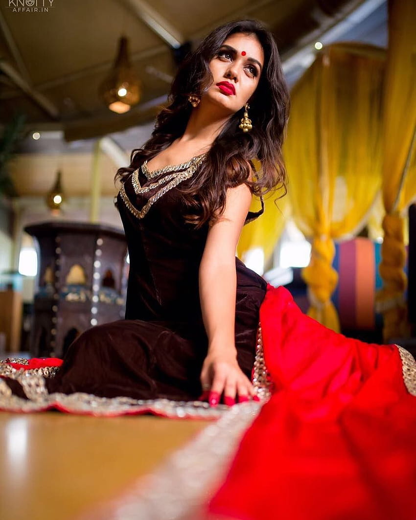 850x1063 divya agarwal HD wallpaper