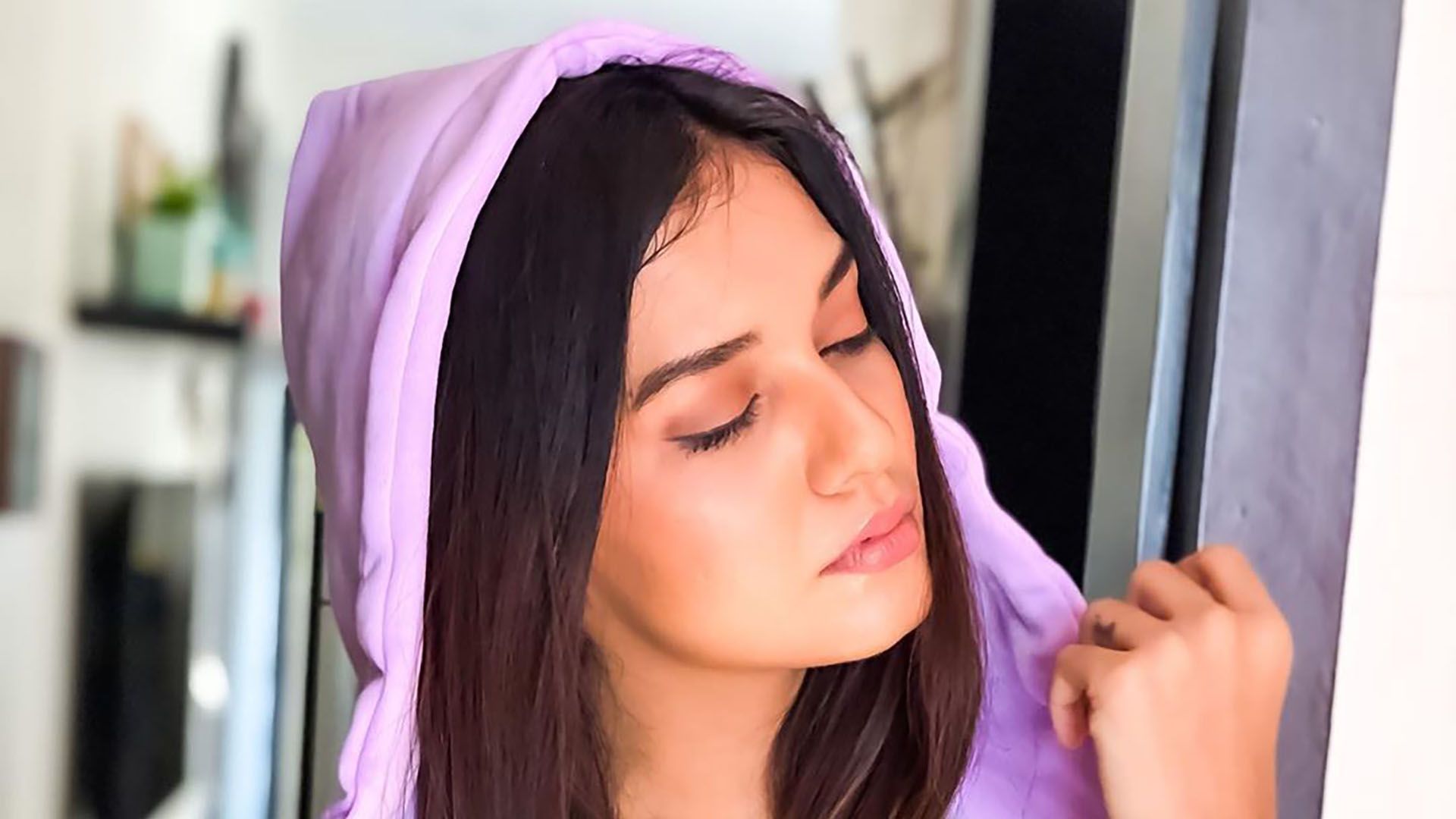 1920x1080 Divya Agarwal Wallpaper