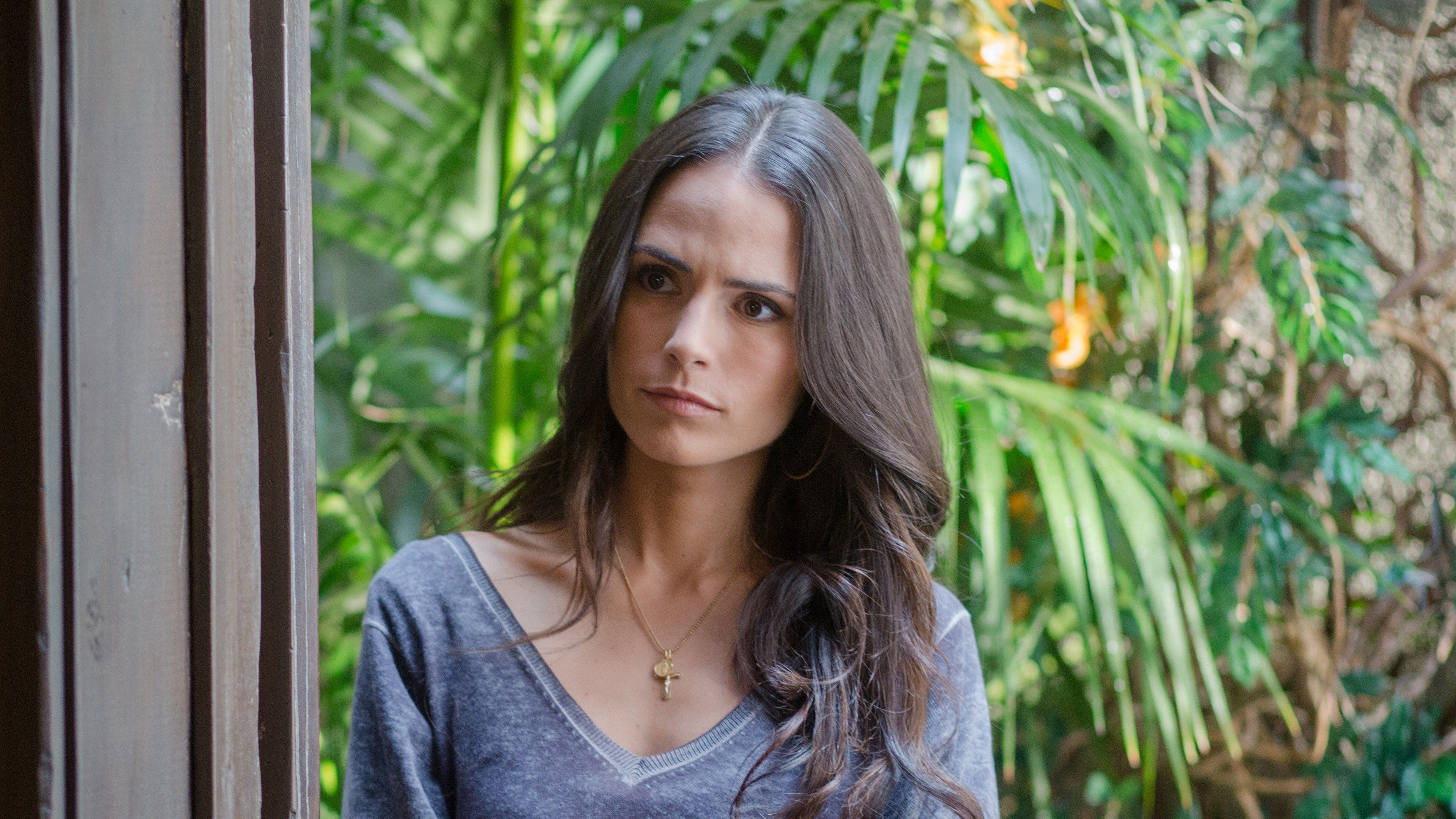 3840x2160 Jordana Brewster Mia Toretto With Green Plants Background 4K HD Fast And Furious 7 Wallpaper