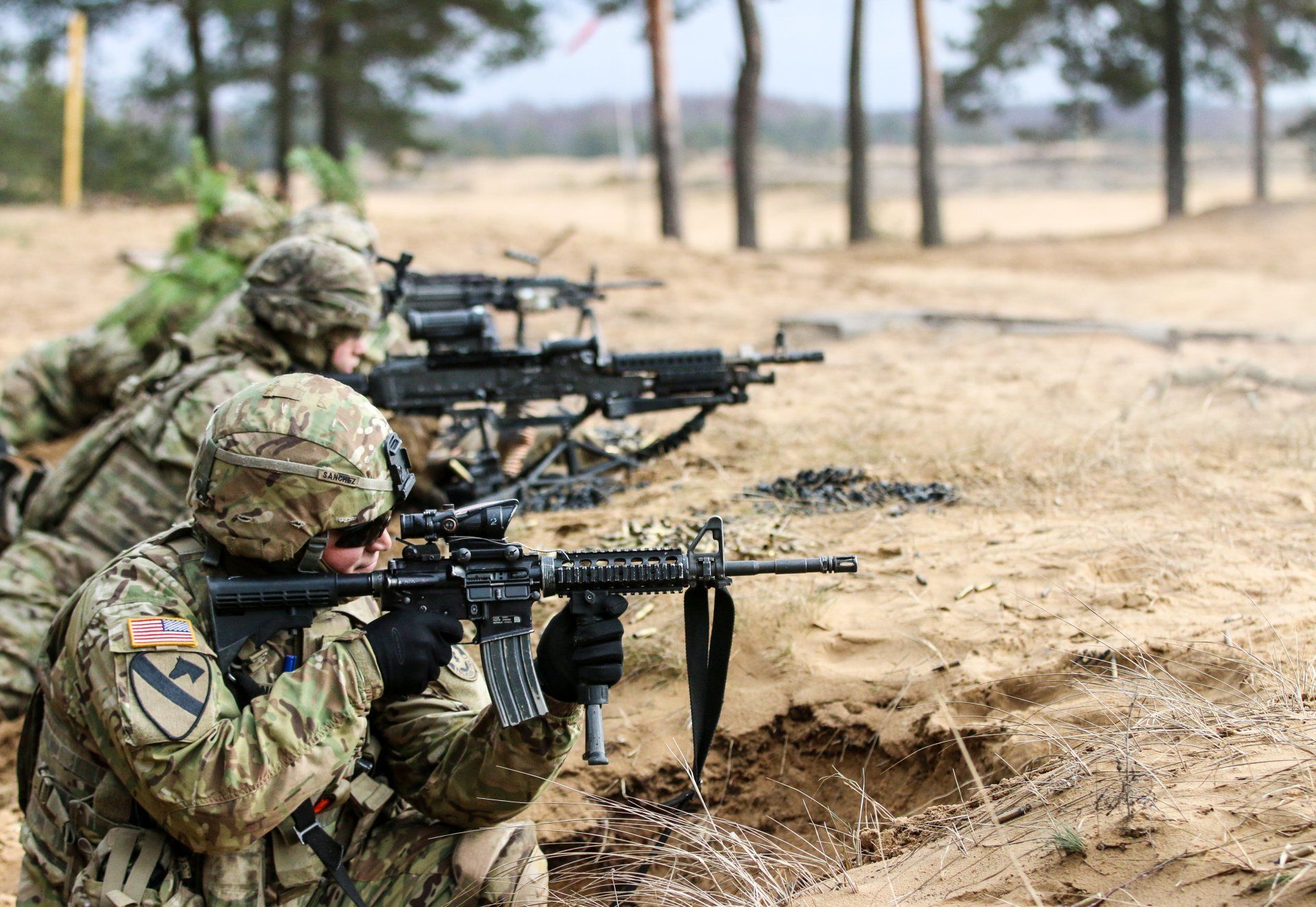 1920x1325 Elite Army Soldiers in ActionK Ultra HD Assault Rifle Wallpaper