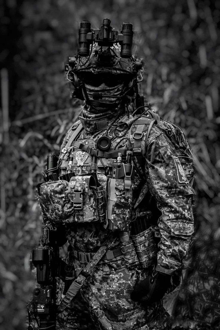 736x1104 Military Characters Wallpaper