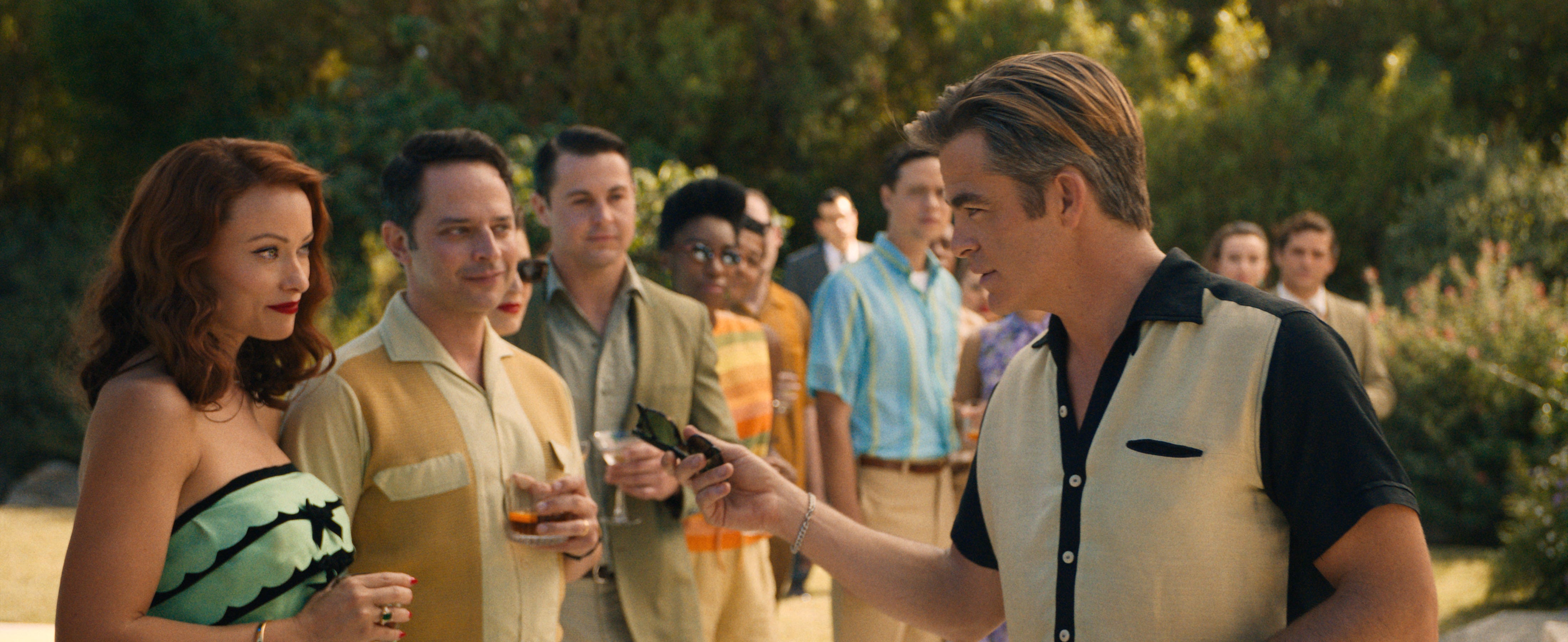 4397x1800 Don't Worry Darling' Has Everyone Buzzing, But Not Because It's Good