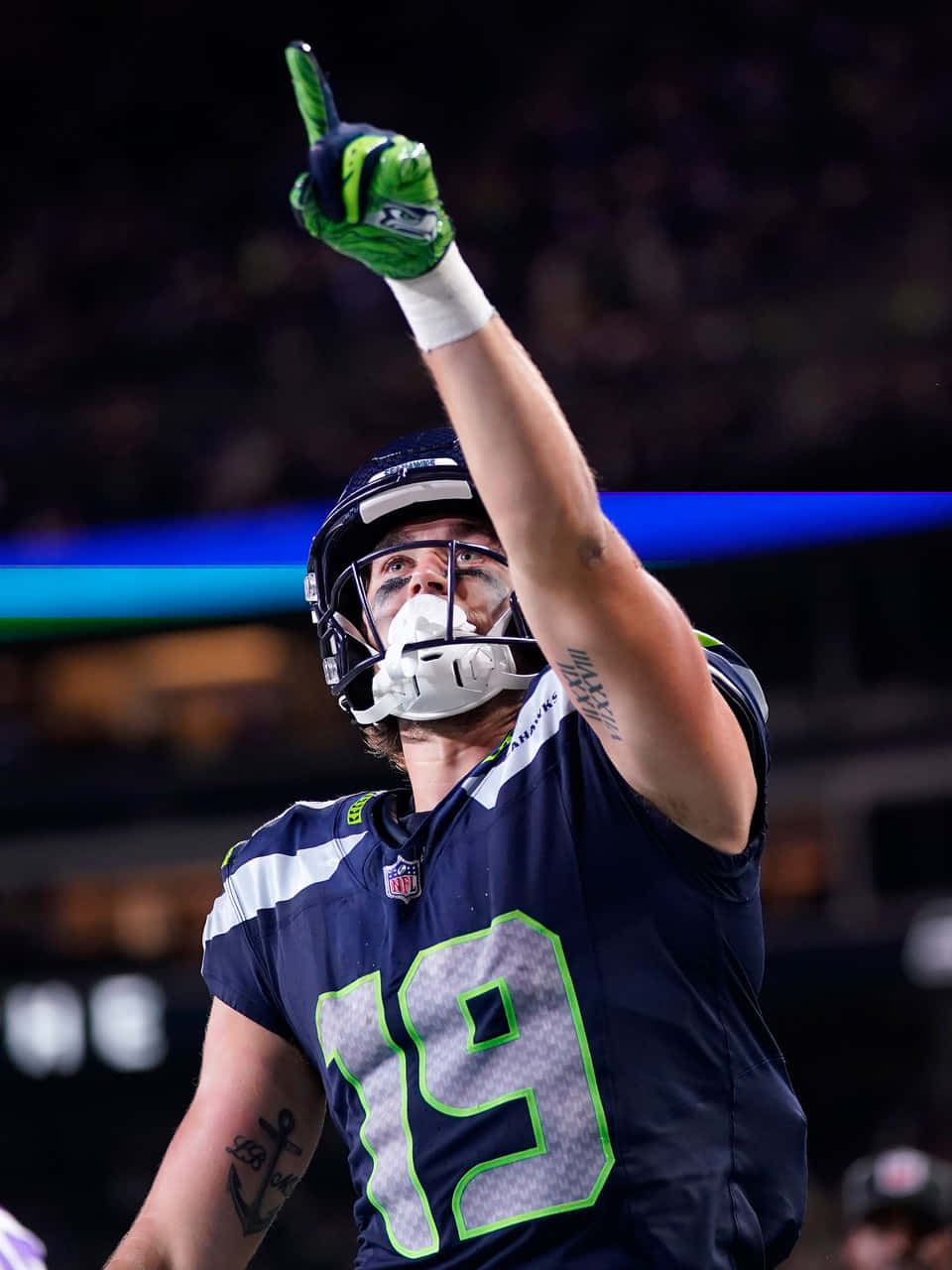 960x1280 Download Football Player Number19 Celebration Wallpaper