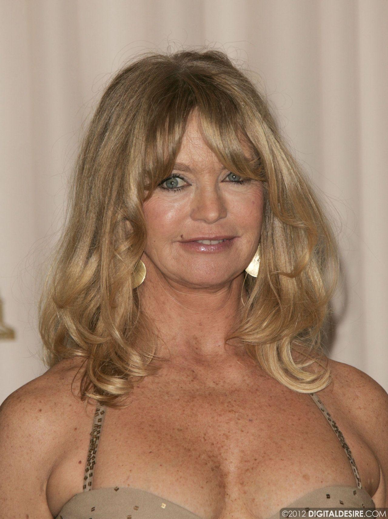1280x1712 Goldie Hawn Wallpaper