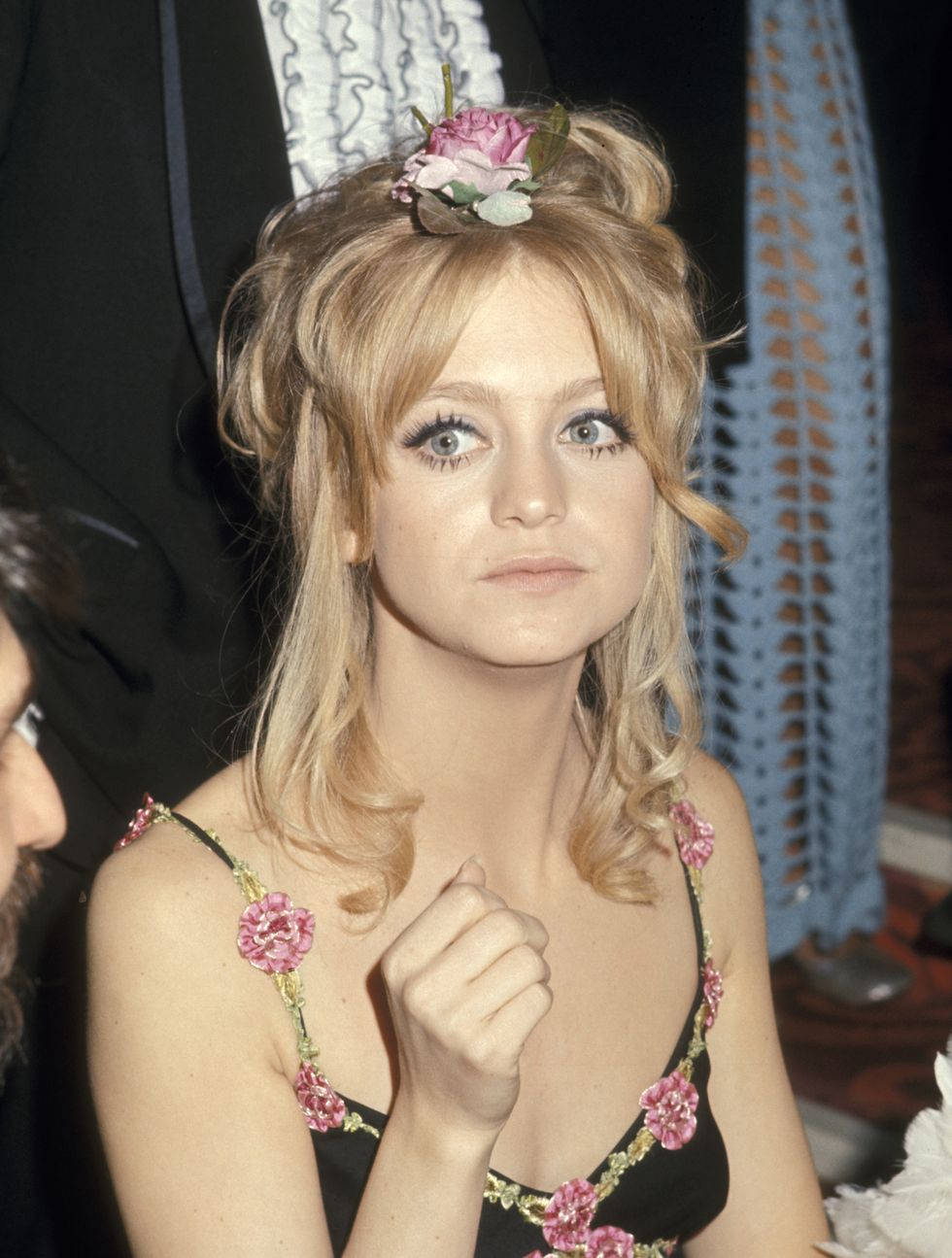 980x1295 Download Young Goldie Hawn Actress Wallpaper