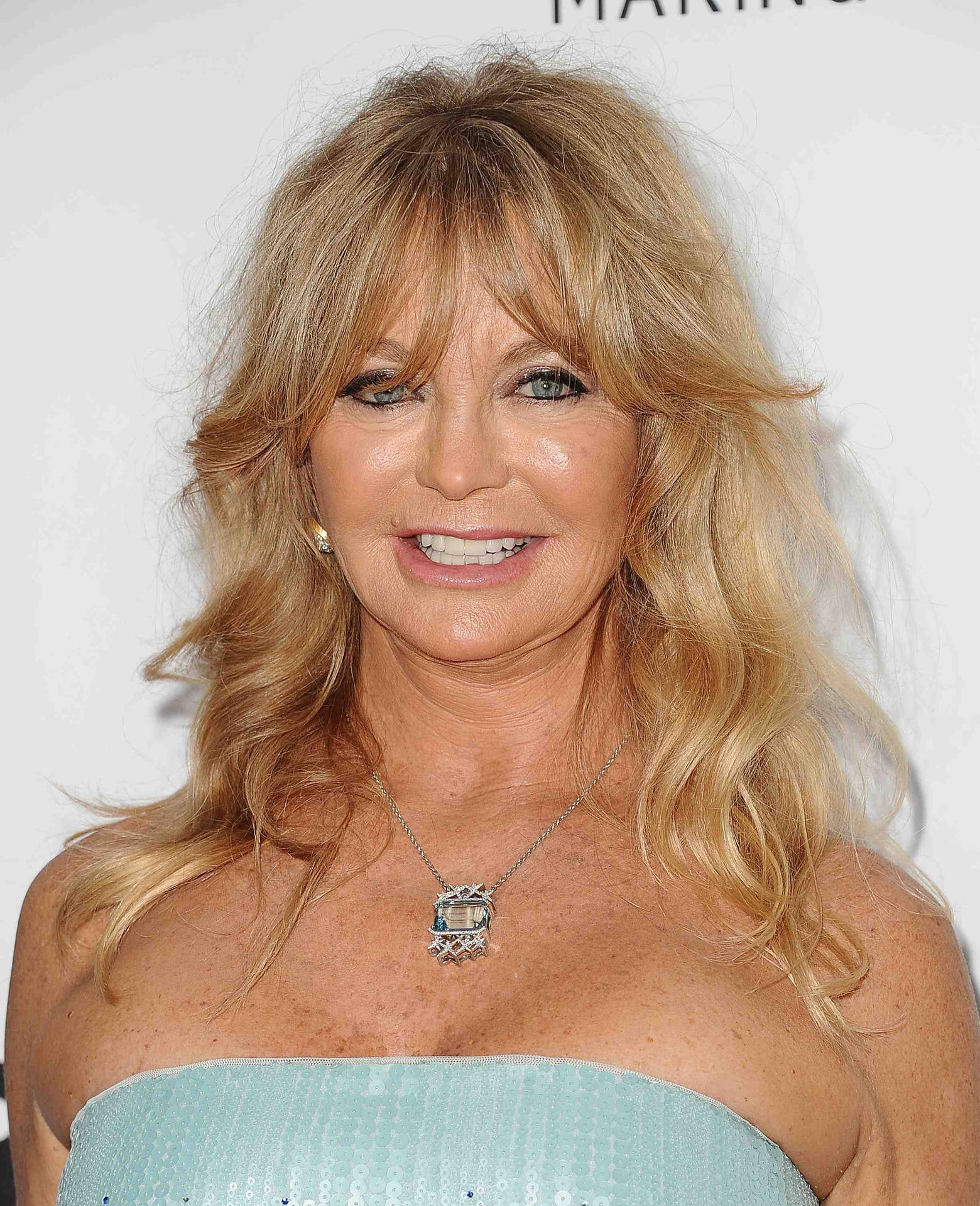 1560x1920 Goldie Hawn Wallpaper