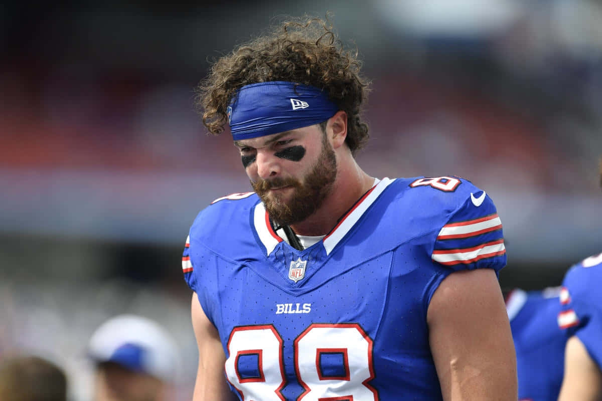 1200x800 Download Focused Football Player Dawson Knox Wallpaper
