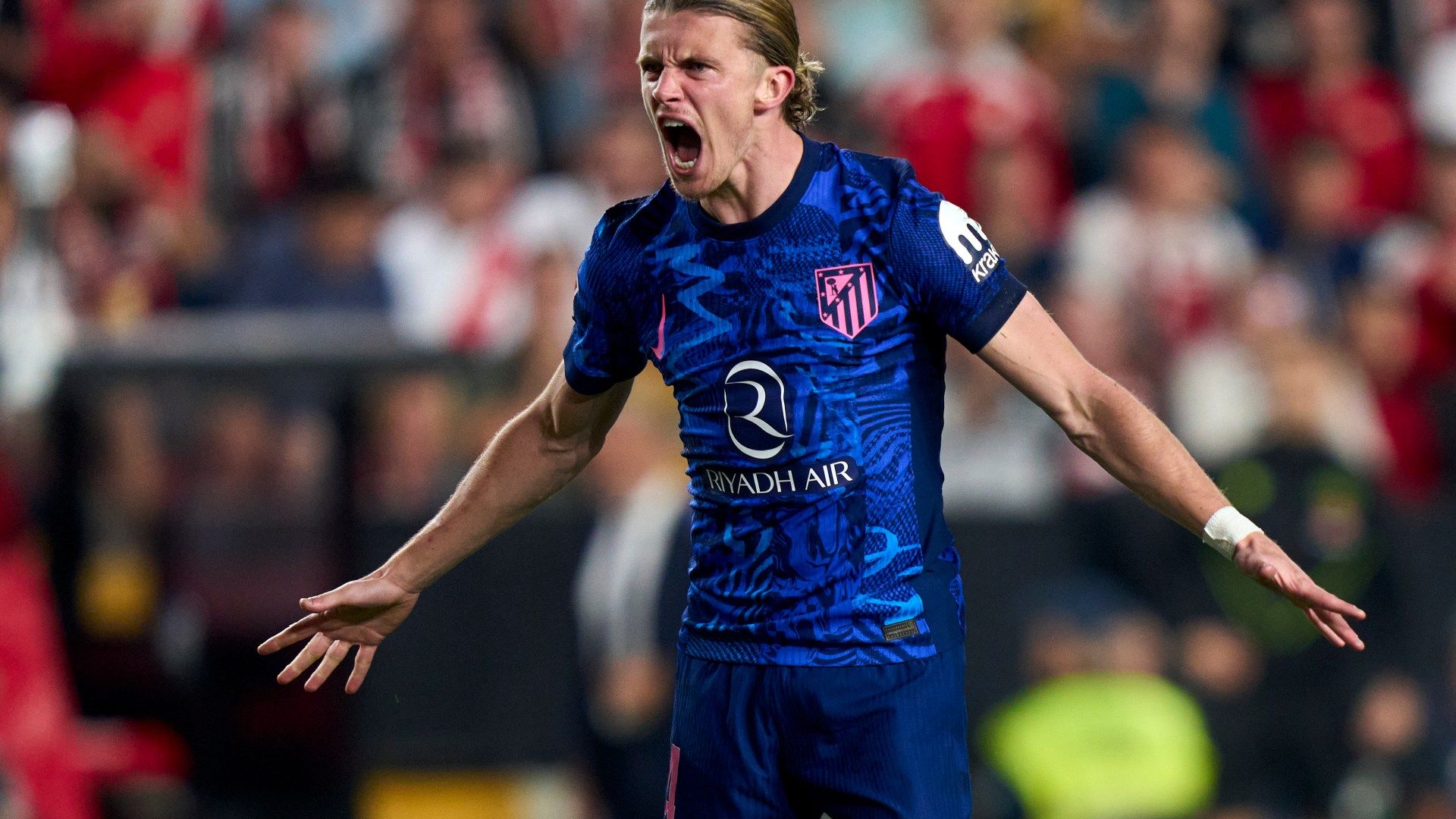 1920x1080 Conor Gallagher beating Jude Bellingham and becomes first English midfielder to achieve feat this season