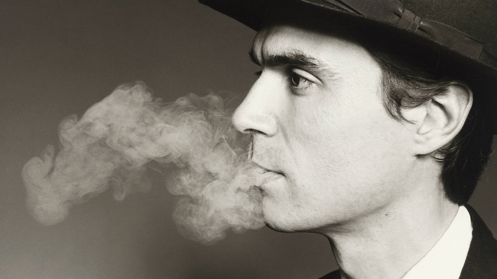 1920x1080 Download David Byrne Smoking Cigarette Photography Wallpaper