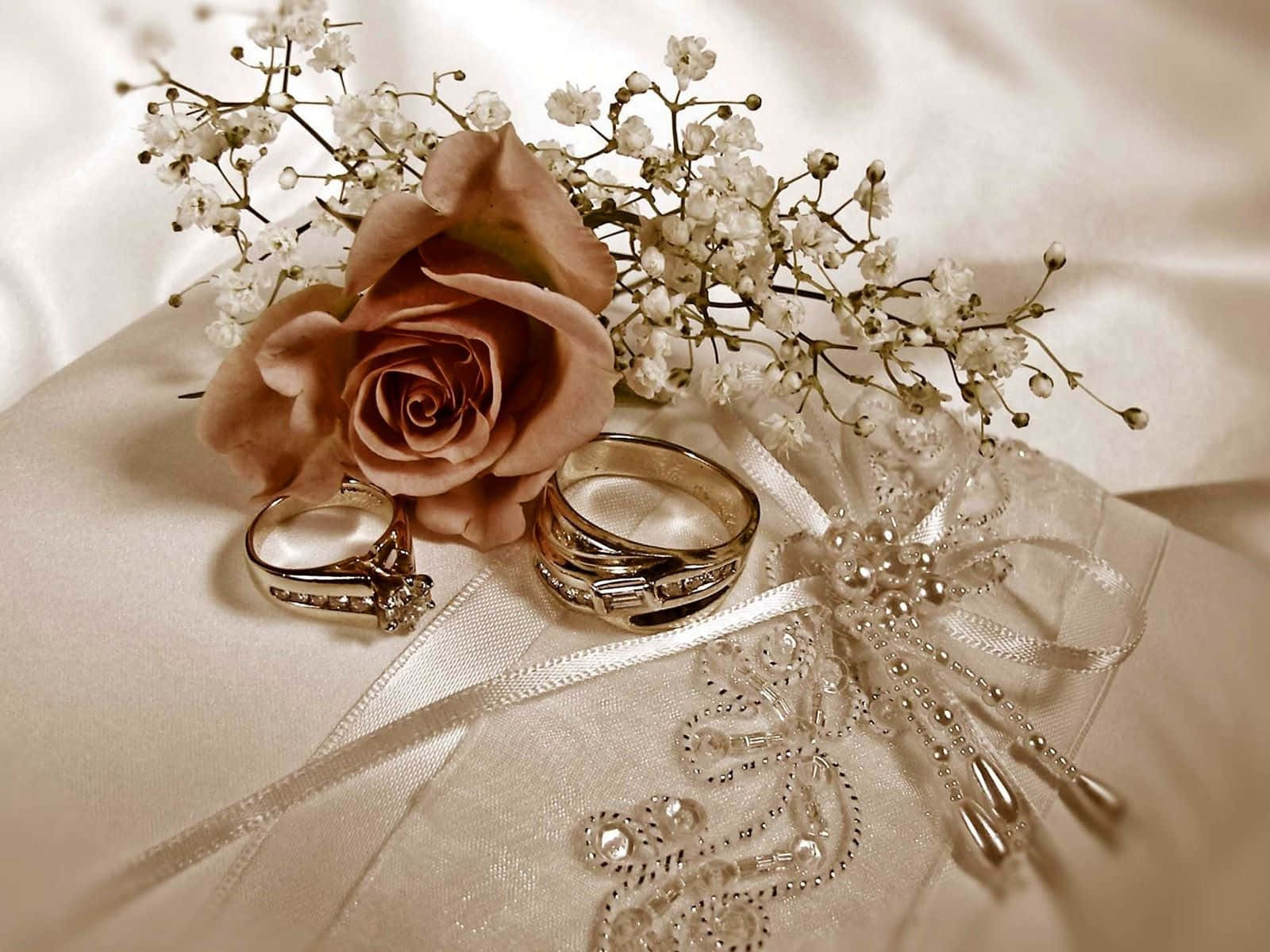 1600x1200 Download Rose Gold Unique Engagement Rings Wallpaper