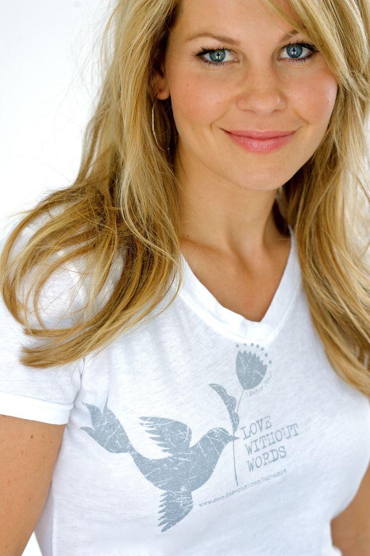 736x1105 Candace Cameron Bure Wallpaper