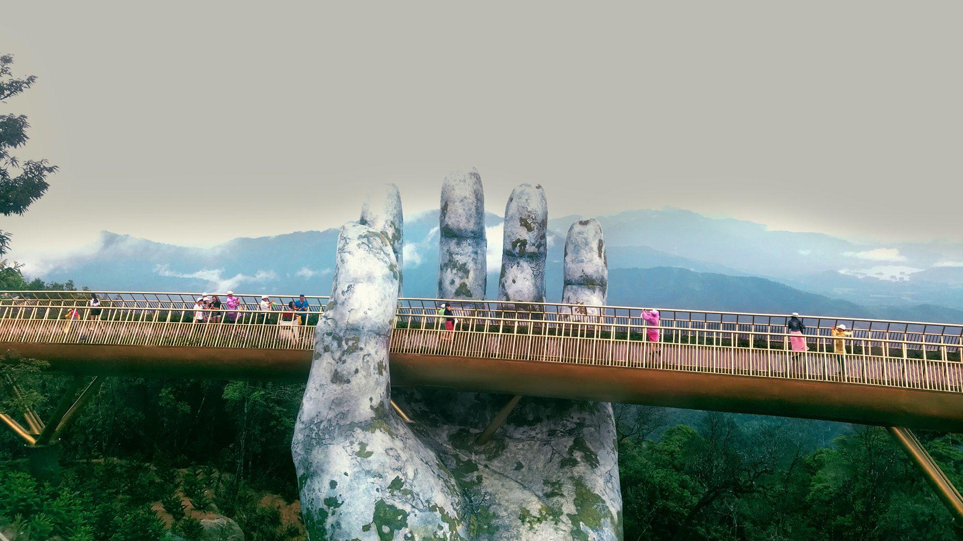 1920x1080 Tourist Photographs That Prove The Golden Bridge Is Really Worth