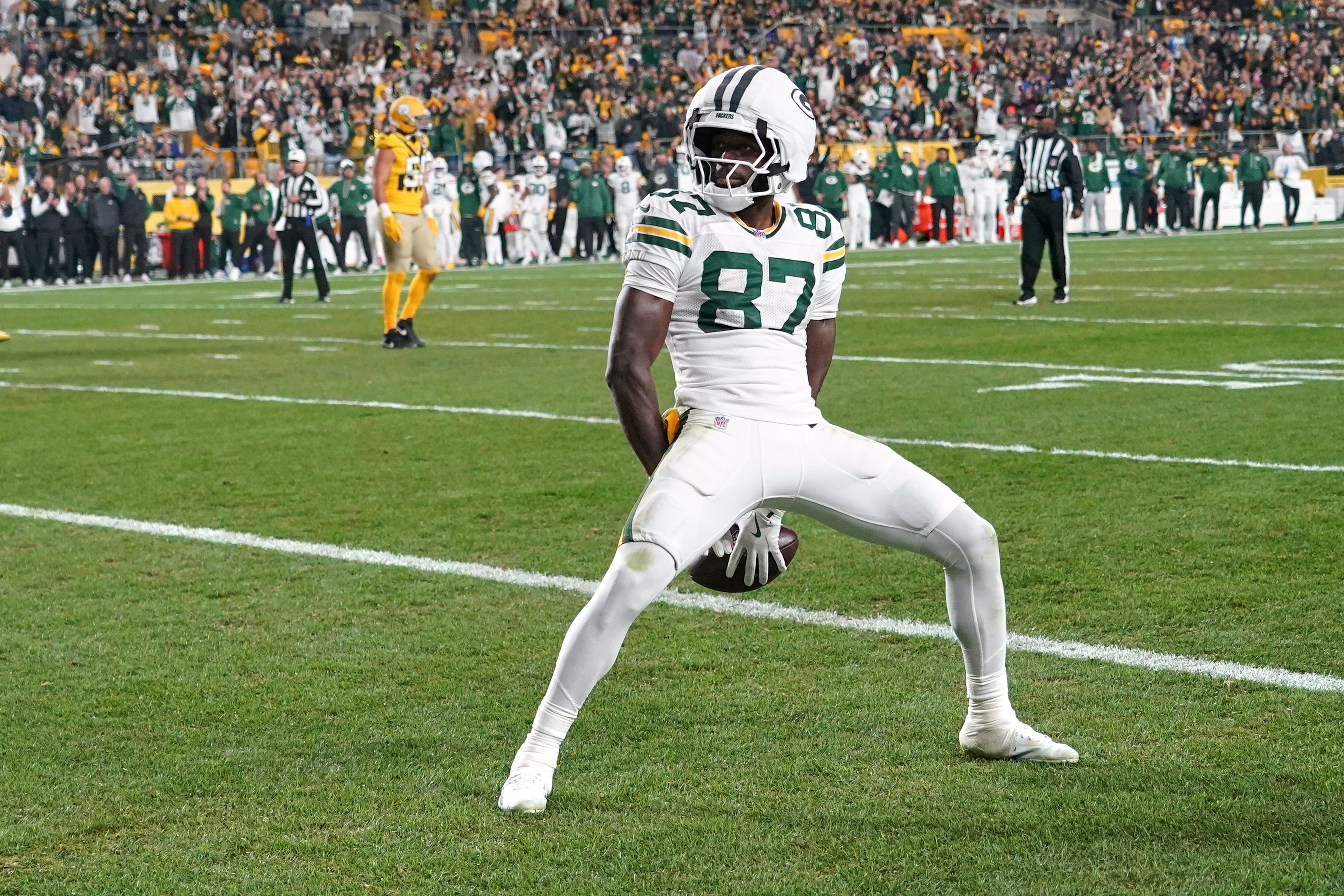 3384x2256 Romeo Doubs signs with Patriots, reports say